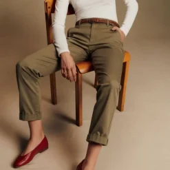 Outlet Pantalon chino sax coupe carotte avec ceinture tressée Femme Femme Pantalon