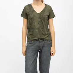 New Tee shirt imprimé léopard ziana khaki col v Femme Femme Haut, Chemise|Tee Shirt